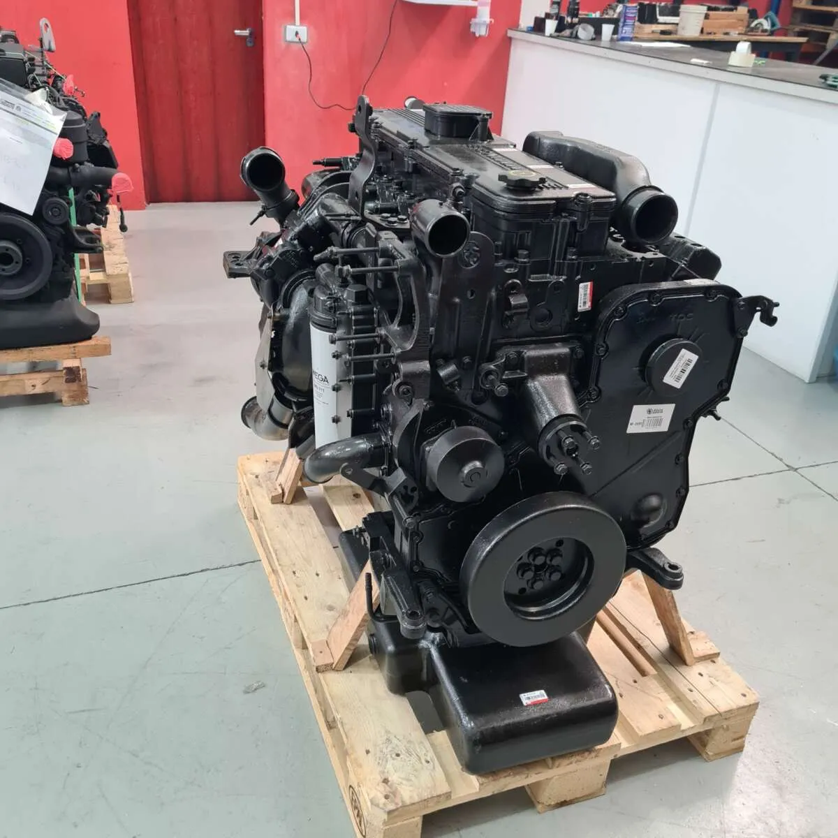 Motor Cummins ISL Usado 330 6 cilindros completo Revisado