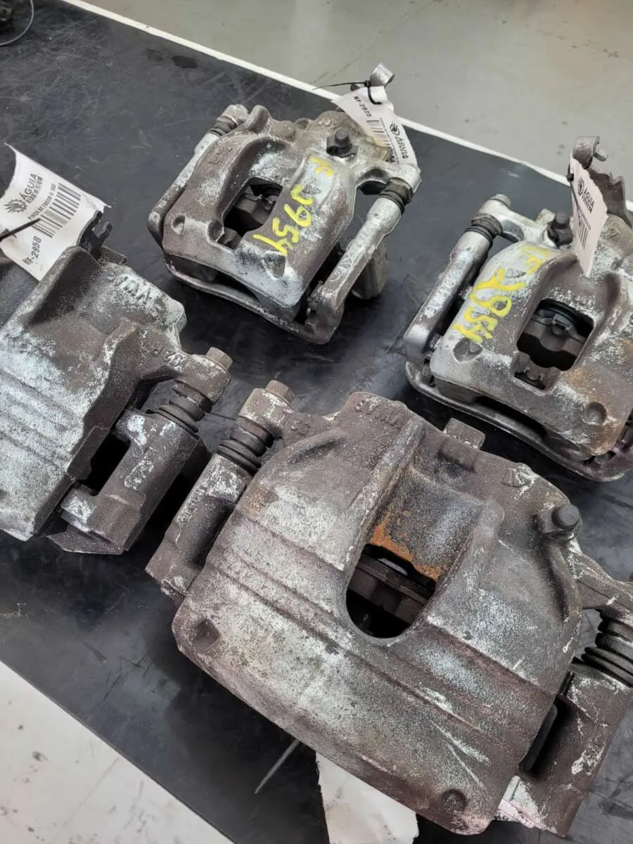 Pinça de Freio dianteira/traseira Volks Express Delivery 3