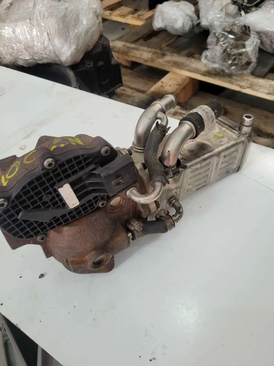 Válvula de escape ISF 2.8 2