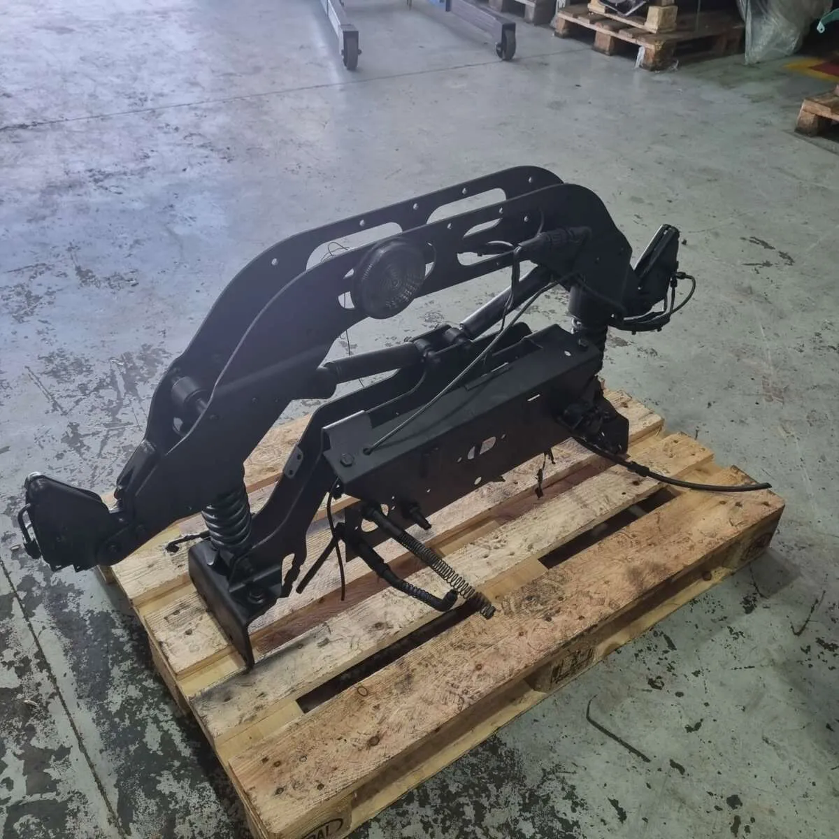 Suporte traseiro da Cabine do Axor 1933 3