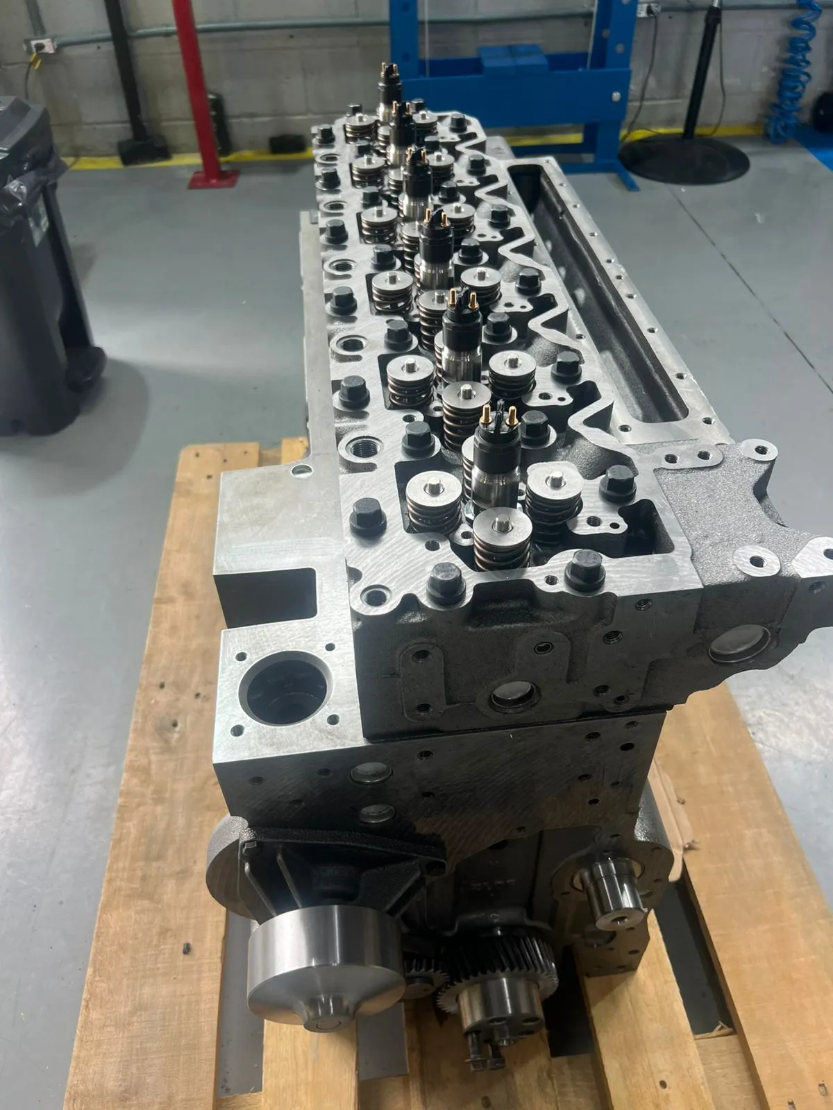 Motor Cummins ISL parcial com cabeçote