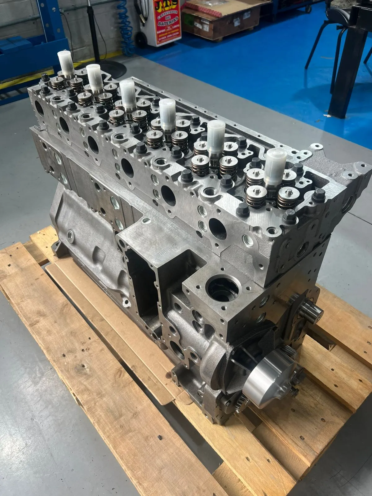 Motor Cummins ISL parcial com cabeçote 2