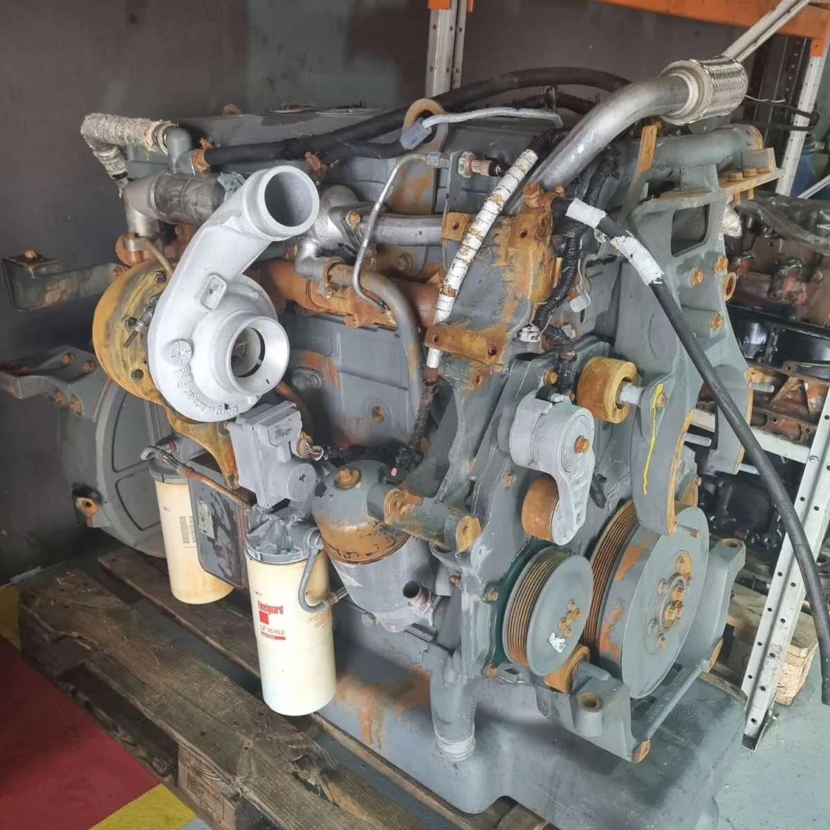 Motor MWM NGD 6 cil para *Retirada de peças*