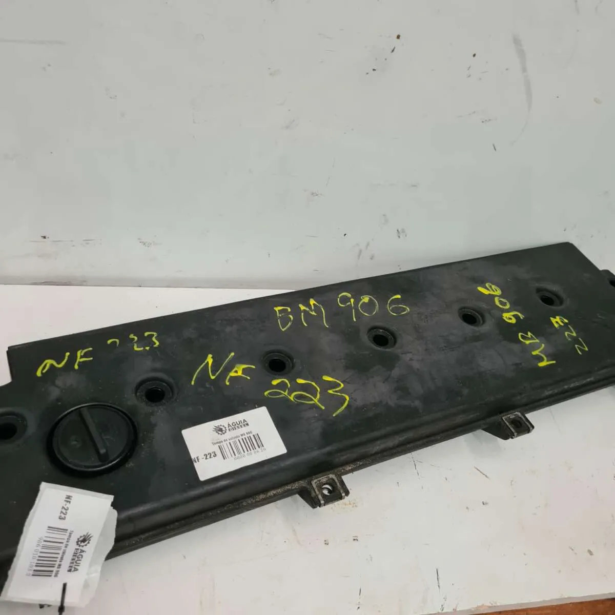 Tampa de válvula Motor MB OM 906