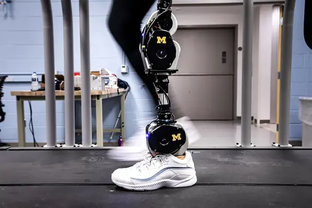 How This Open Source Bionic Leg Could Revolutionize Prosthetics