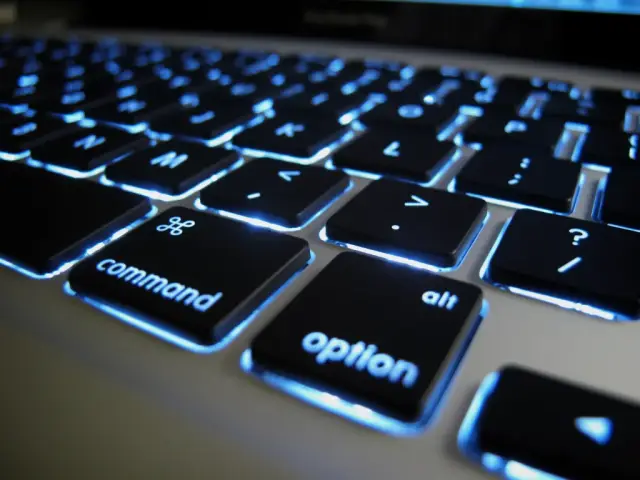 'Gray hat' cyber firm outbidding Apple for iOS zero-days