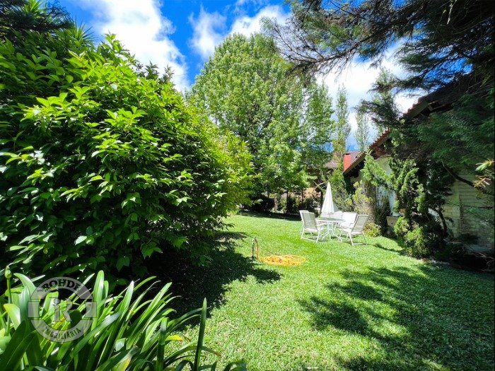 2 - Casa De 3 Dormitórios Em Canela em canelaLaje de Pedra