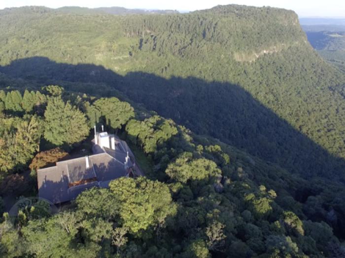 2 - CASA DE 6 DORMITÓRIOS EM CANELA em canelaLaje de Pedra