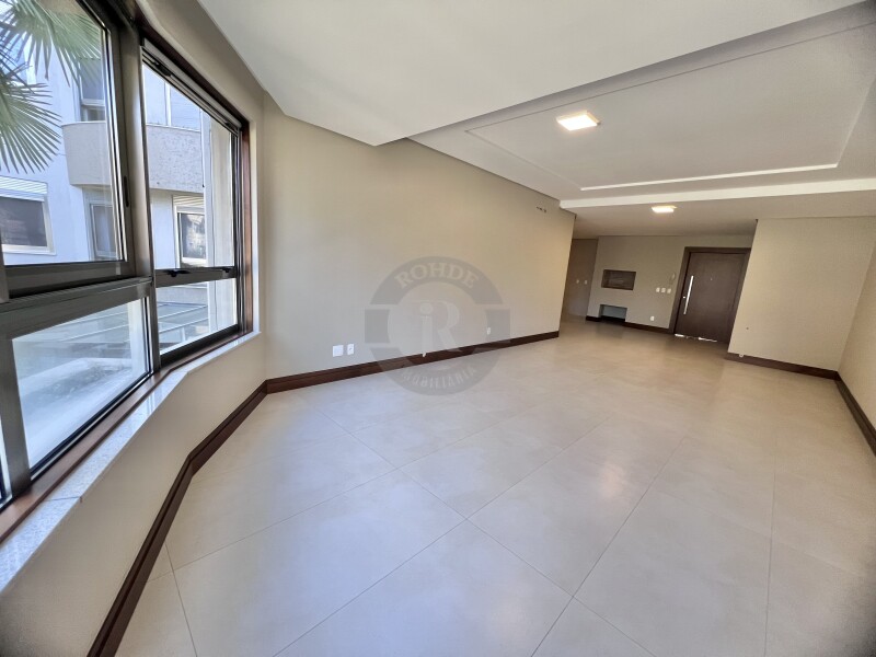 4 - Apartamento De 3 Dormitórios Em Gramado em gramadoCENTRO