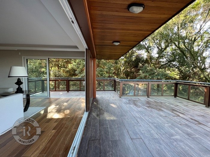 4 - Apartamento De 3 Dormitórios Em Gramado em gramadoCENTRO