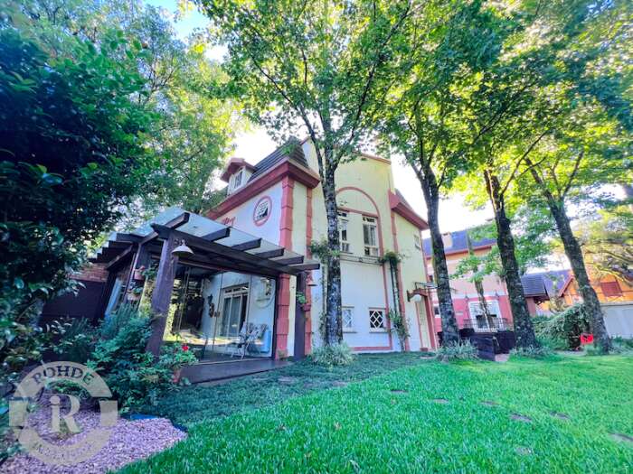 1 - Casa De 4 Dormitórios Em Canela em canelaLaje de Pedra