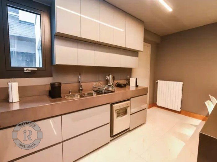 Foto 13 - Apartamento De 4 Dormitórios Em Gramado em Gramado, bairro Planalto