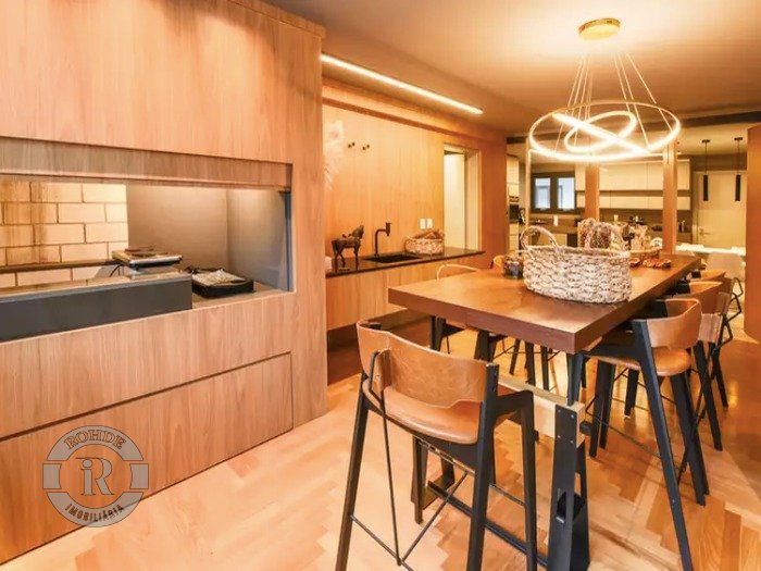 Foto 9 - Apartamento De 4 Dormitórios Em Gramado em Gramado, bairro Planalto