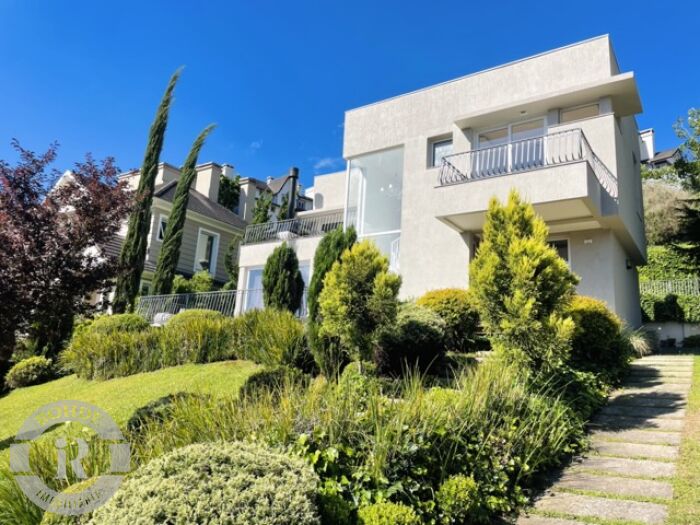 1 - Casa De 3 Dormitórios Em Gramado em gramadoAlphaville