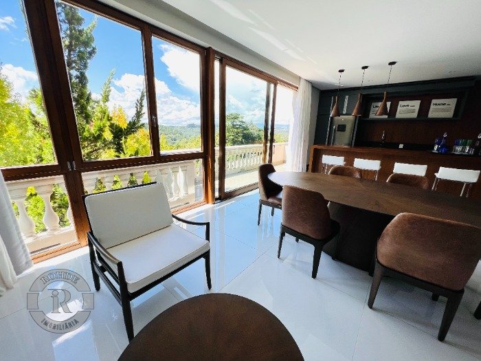 Foto 13 - Apartamento De 4 Dormitórios Em Gramado em Gramado, bairro Bela Vista