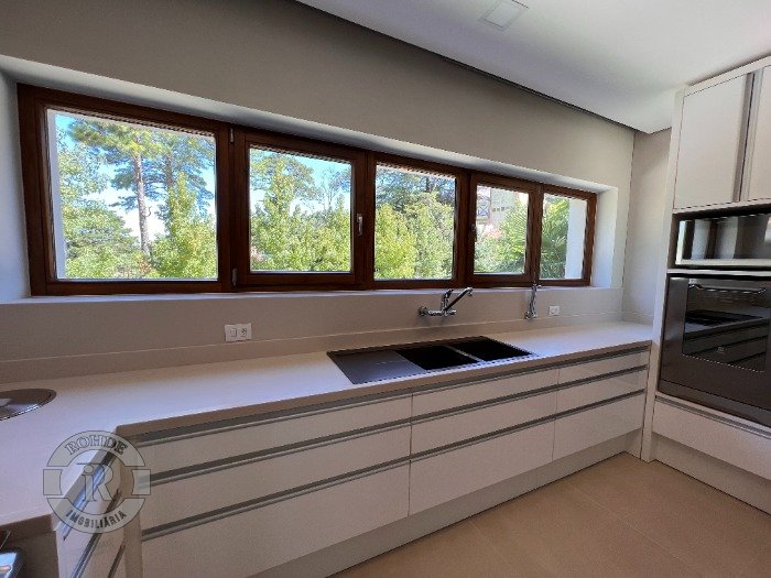 Foto 17 - Apartamento De 4 Dormitórios Em Gramado em Gramado, bairro Bela Vista