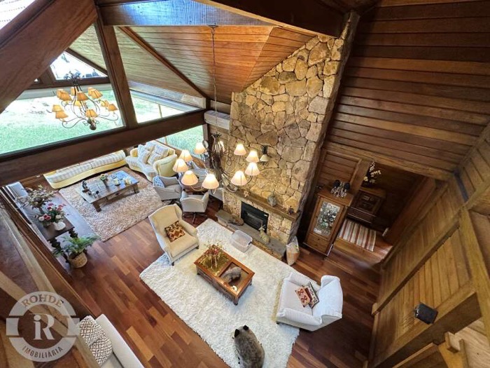 4 - Casa De 4 Dormitórios Em Canela em canelaLaje de Pedra