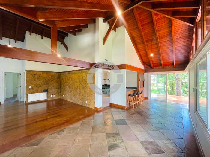 2 - Casa De 4 Dormitórios Em Canela em canelaLaje de Pedra