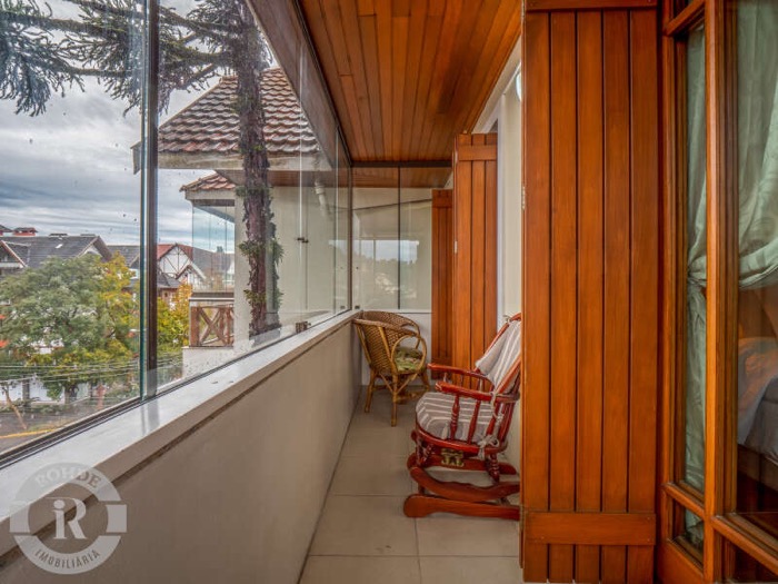 3 - Apartamento Quatro Dormitórios Gramado em gramadoCENTRO