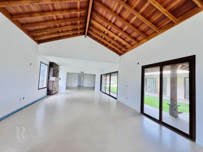 Foto 4 - Casa De 6 Dormitórios Em Canela em Canela, bairro Laje de Pedra