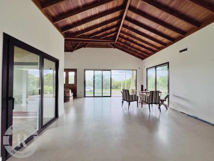 4 - Casa De 6 Dormitórios Em Canela em canelaLaje de Pedra