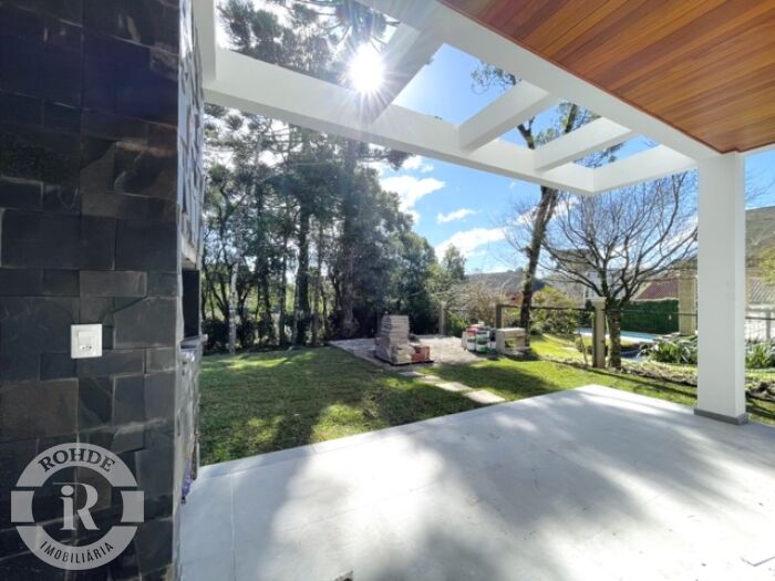 4 - Casa De 4 Dormitórios Em Canela em canelaLaje de Pedra