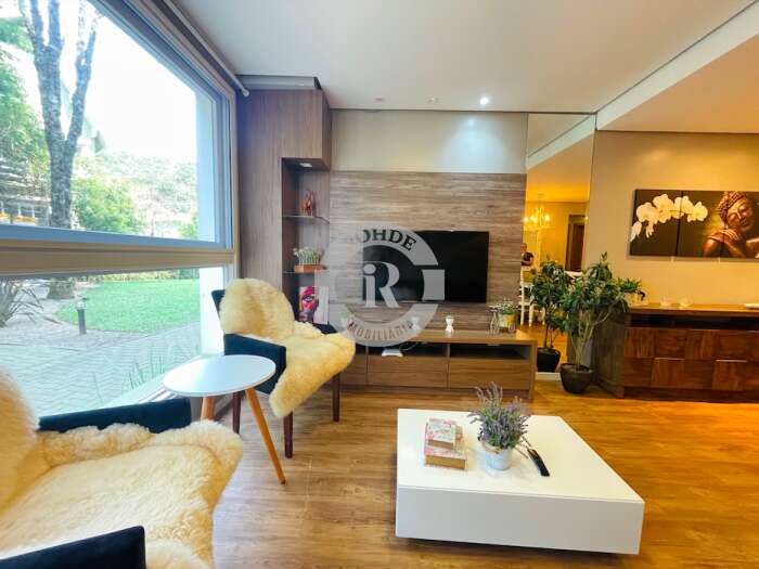 1 - Apartamento De 2 Dormitórios Em Gramado em gramadoAvenida Central