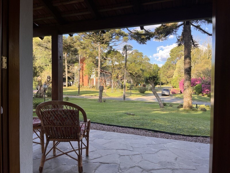4 - Casa De 3 Dormitórios Em Canela em canelaLaje de Pedra