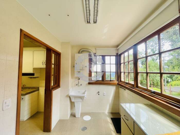 Foto 14 - Apartamento De 4 Dormitórios Em Gramado em Gramado, bairro Bela Vista