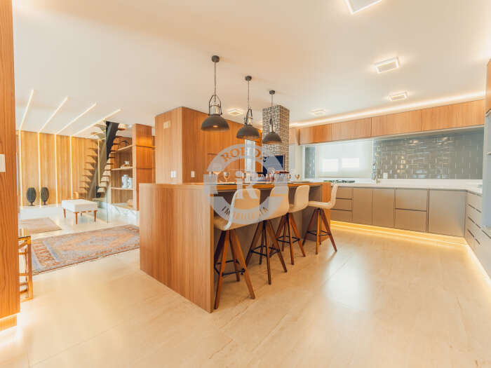4 - Apartamento De 4 Dormitórios Em Gramado em gramadoCENTRO