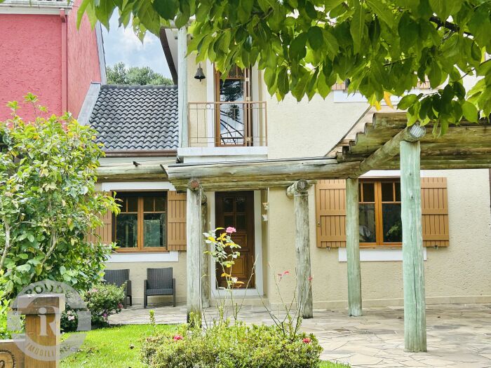 1 - Casa De 3 Dormitórios Em Canela em canelaReserva da Serra