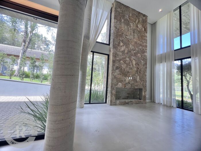 3 - Casa De 4 Dormitórios Em Canela em canelaPinheiro Grosso