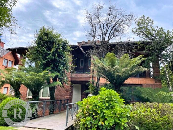 1 - Casa De 3 Dormitórios Em Canela em canelaLaje de Pedra