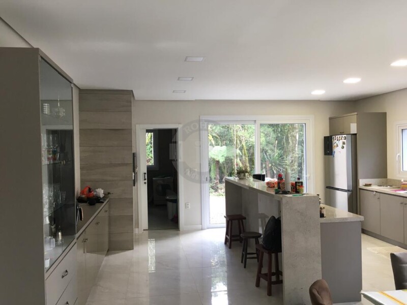 4 - Casa De Três Dormitórios Em Canela em canelaPinheiro Grosso