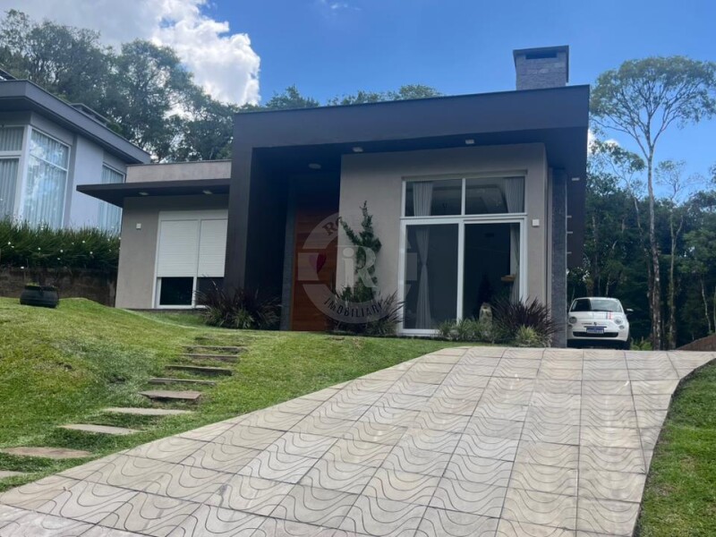 1 - Casa De Três Dormitórios Em Canela em canelaPinheiro Grosso