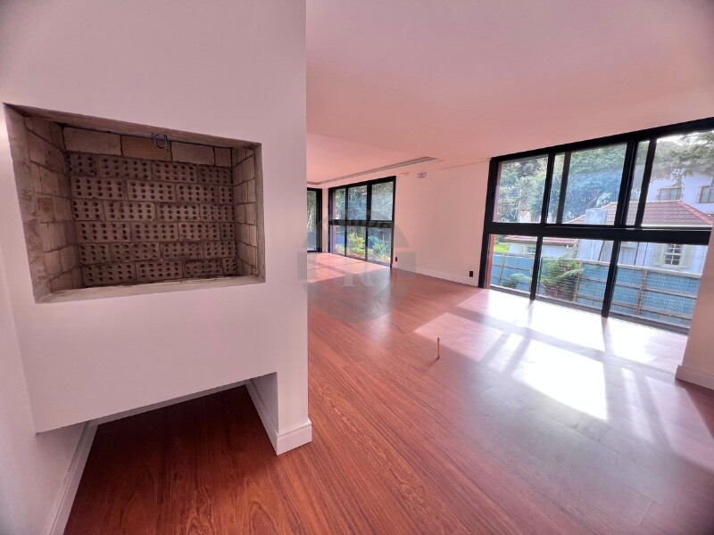 4 - Apartamento De 3 Dormitórios Em Gramado em gramadoPlanalto