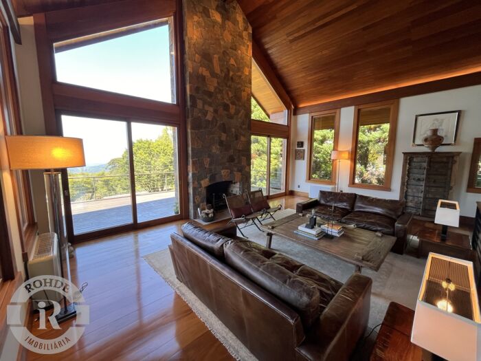 3 - Casa De 4 Dormitórios Em Canela em canelaLaje de Pedra