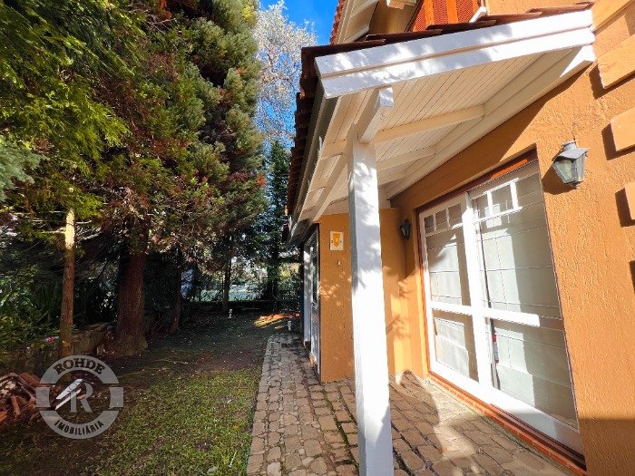 3 - Casa De 3 Dormitórios Em Canela em canelaLaje de Pedra