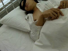 美人な入院患者のあらわな姿を隠し撮りした映像