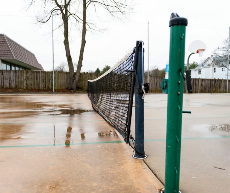 Why Clean Tennis Courts are Safer and More Fun to Play On