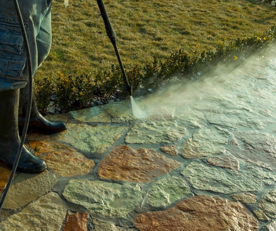 Say Goodbye to Moss and Mold on Your Tennis Courts