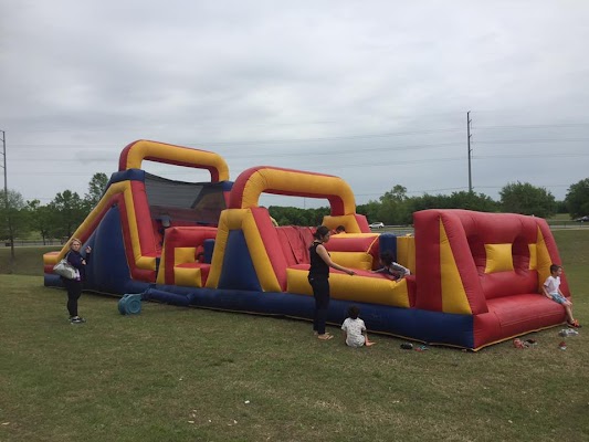 Bounce House With Slide