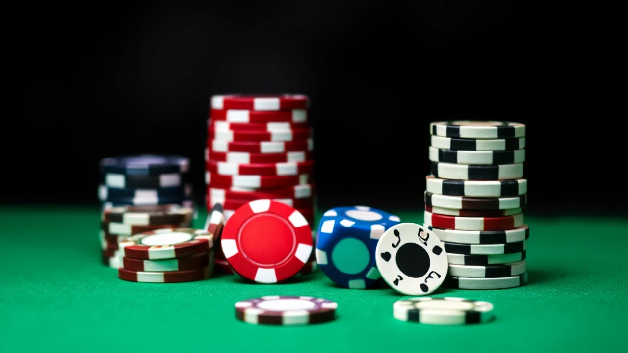 Perfecting the Technique of Bluffing in Poker Games