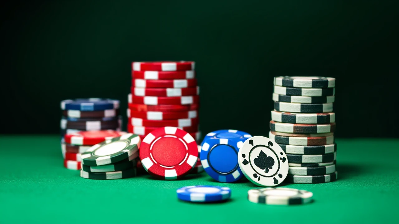 Becoming Proficient in the Technique of Bluffing in Casino Sessions: Tips and Tricks to Victory
