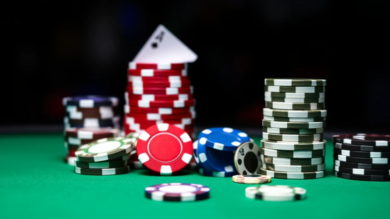 Becoming Proficient in the Art of Casino Poker Strategy: A Comprehensive Guide for Success