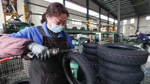 China's Foreign Sales Jump in the First 2026 Amid Ongoing US Import Taxes.