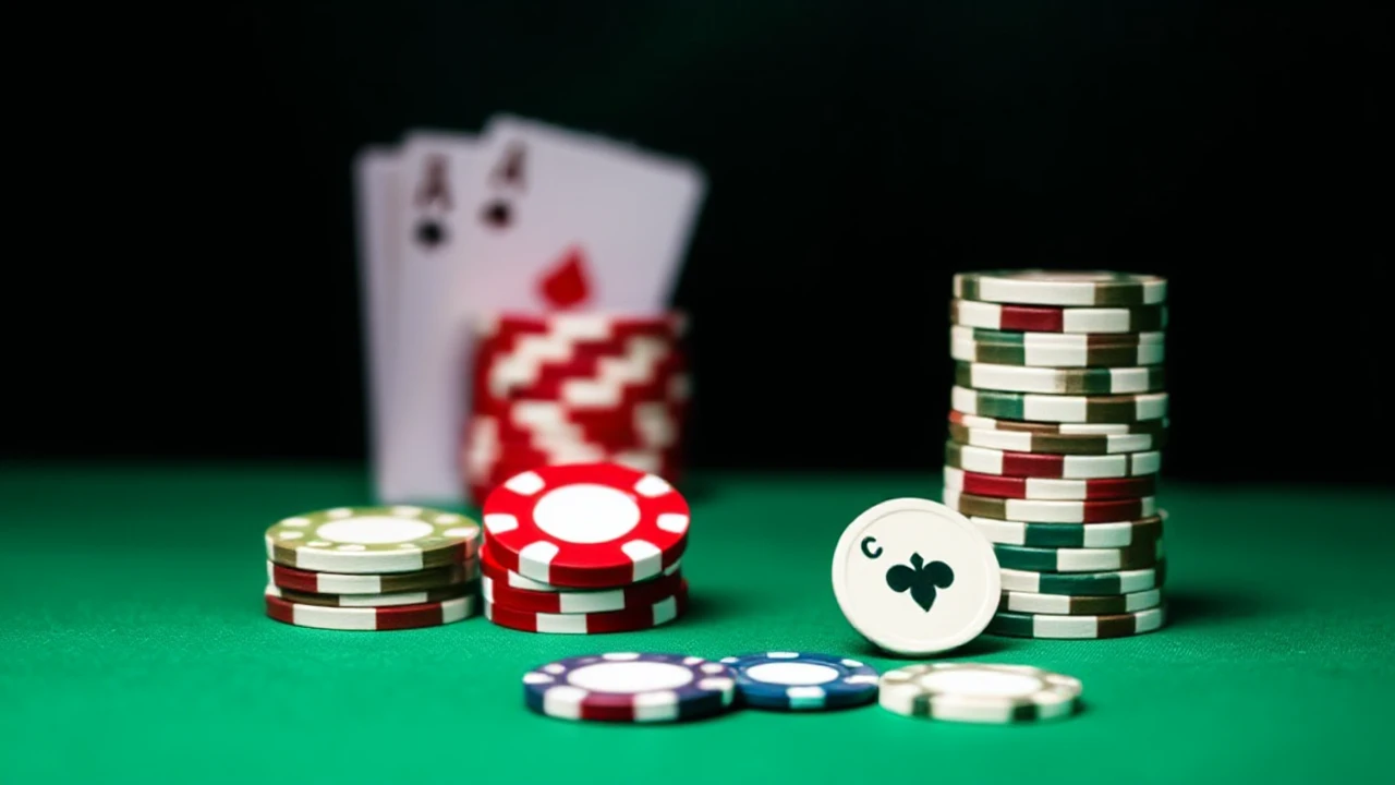 Perfecting the Skill of Texas Hold'em Bluffing