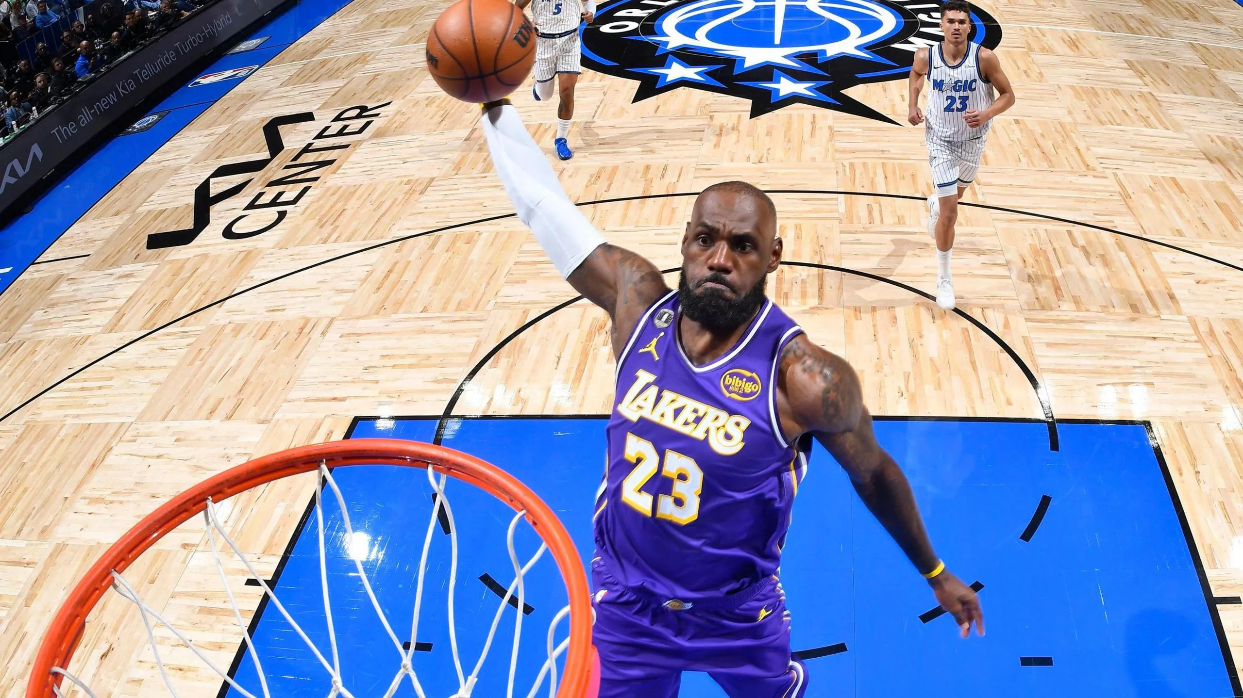 The Lakers' star Establishes NBA Appearance Record in Dramatic Last-Second Los Angeles Victory