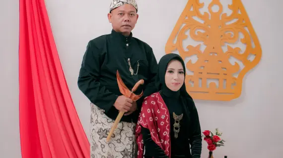 Santi & Dayak