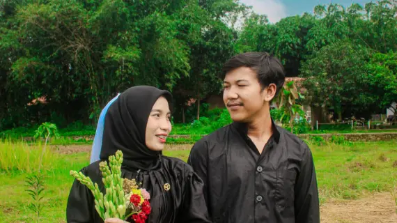 Nisa & Aef